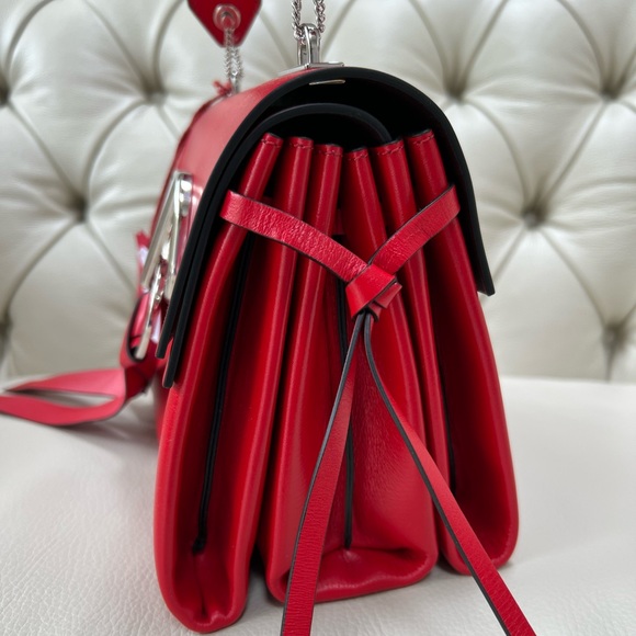 New Valentino LOVE V Ring Lipstick Red Leather Shoulder Bag Sold Out - Picture 6 of 13